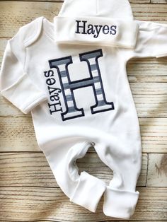 Personalized Baby Romper - Baby Shower Gift, Custom Announcement, Coming Home Outfit, Sleeper With Footies These adorable rompers and onesies are the perfect Custom Baby Shower Gift or Coming Home Outfit. Create a memorable baby announcement or pregnancy reveal with our personalized options. Each piece is a thoughtful Newborn Gift that combines comfort and charm. Why choose our Personalized Baby Romper for your Baby Shower Gift, Coming Home Outfit, or Baby Photo: Personalized Perfection: Customi Personalized Baby Gifts Boy, Hospital Clothes, Shower Baskets, Baby Boy Coming Home Outfit, Boy Coming Home Outfit, Boy Monogram, Bernina Embroidery, Jack Jack, Animal Images