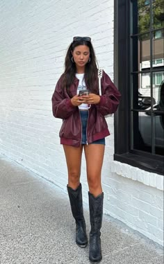 San Francisco Festival Outfit, Island Concert Outfit, Feminine 90s Fashion, Boot And Shorts Outfit, Going For Drinks Outfit Casual, Dress With Jacket Outfit Casual, Stylish Simple Outfits, Cold Spring Day Outfit Dressy, Cool Weather Summer Outfits