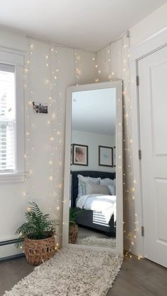 Selfie Corner Ideas Bedroom, Mirrors For Girls Bedroom, Around Mirror Decor Bedroom, Simple Mirror Ideas For Bedroom, Ideas For The Corner Of A Bedroom, Room Inspo With Mirror, Bedroom Wall Decor Corner Bed, White Mirror On White Wall, Lights Around Mirror Bedrooms