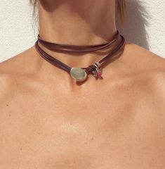 This Strangolini item by EndiaDesign has 985 favorites from Etsy shoppers. Ships from Spagna. Listed on 09 ago 2022 Heart Choker Necklace, Leather Choker Necklace, Amethyst Necklace Pendant, Boho Choker, Wrap Necklaces, Leather Chokers, Bohemian Necklace, Hippie Jewelry