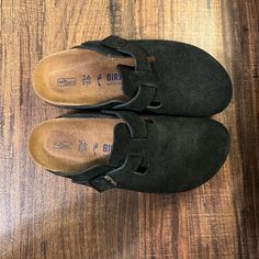 Wore Them A Couple Of Times Before Realizing They Were Too Small For Me. Can’t Return Them Now That I’ve Worn Them. The Suede Wasn’t Perfect Out The Box. This Must Be A Common Manufacturer Defect Because My New Pair Have Similar Marks On Them. 36 Narrow In Original Box. Birkenstocks Clogs, Black Birkenstocks, Birkenstock Boston Clogs, Boston Clogs, Birkenstock Black, Narrow Shoes, Birkenstock Boston Clog, Birkenstock Boston, Birkenstock Shoes