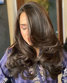 Flipped Out Long Layered Hair Hairstyles With Long Layers, Long Thick Layered Hair, Thick Layered Hair, Layers For Thick Hair, Layered Haircuts For Thick Hair, Layered Hair With Curtain Bangs, Braids Accessories, Layered Thick Hair