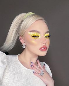 Yellow Blush, Vibrant Makeup, Drag Make-up, Yellow Makeup, Indie Makeup, Instagram Emoji, Creative Eye Makeup