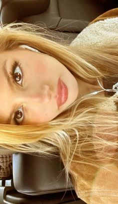 @elizabethcampbelljones Blonde Brown Eyes, Blonde Hair Makeup, Blonde Hair Brown Eyes, Makeup For Blondes, Brown Eyed Girls, Aesthetic People, Prom Makeup, Makeup For Brown Eyes