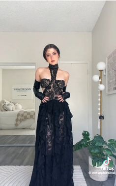 Credit goes to Sophie Silva on TikTok Amidala Costume, Padme Amidala Costume, Padme Costume, Star Wars Fashion, Padme Amidala, Costume Inspo, Halloween Costumes Friends, Halloween Inspo