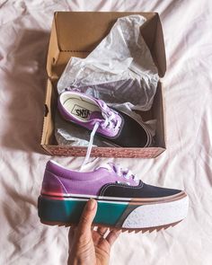 Vans Painted Shoes Ideas, Vans Shoes Fashion, Bday Outfits, Cat Boots, Custom Painted Shoes, Vans Outfit, Vans Era, Heart Clothes, Fancy Shoes