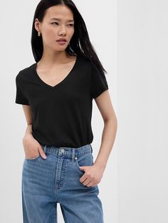 Favorite V-Neck T-Shirt | Gap Factory Outfit Ideas Jeans, Neutral Outfit Ideas, Gap Style, Style Uniform, Gap Outfits, Borg Jacket, Bare Minimum, Slim Fit Casual Shirts, Utility Pants