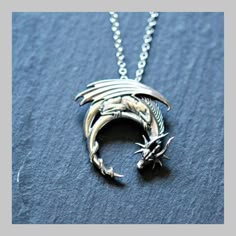 Bnwt Gothic Style Perfect Mens Gift قلادات متدلية, Winged Dragon, Silver Dragon Necklace, Symbol Necklace, Dragon Necklace, Dragon Jewelry, Silver Dragon, Dragon Pendant, 판타지 아트