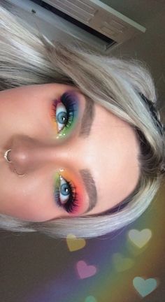 Pride 2023 Makeup, Makeup Ideas Bright Colors, Simple Pride Make Up Looks, Pride Hair And Makeup, Rainbow Cat Makeup, Cool Pride Outfits, Pride Festival Outfit Ideas Plus Size, Cute Rainbow Makeup Looks, Pride Concert Outfit