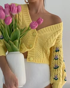 Christmas Crochet Patterns Free, Aesthetic Clothing Stores, Grandma Sweater, Crochet Tops Free Patterns, Sweater Trends, Floral Knit, Sweater Collection, Sweater Crochet Pattern, Cardigan Pattern