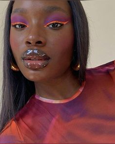 Festival Makeup Black Women, 3rd Eye Makeup, Purple Blush Makeup, Vibrant Makeup Looks, Shower Makeup, Beauty Fair, Vibrant Makeup, Bright Makeup, Makeup For Black Skin