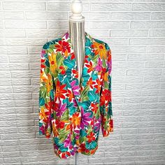 Vintage LizSport Multicolored Floral Lightweight Oversized Blazer Jacket Size Small  Closure: Button Material: 100% Rayon Measurements  Bust: 42" Shoulder to Hem Length: 29.5" Sleeve Length: 22" 27B Sioux Falls South Dakota, Sioux Falls, Oversized Blazer, Sioux, South Dakota, Vintage Shops, Lily Pulitzer Dress, Blazer Jacket, Jackets & Coats