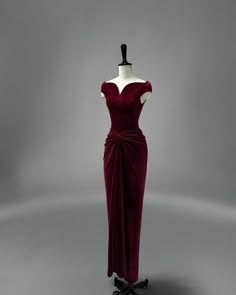 Velvet Dress / Long Dress / Elegance Dress/ Engagement Dress/ Classical Dress/ Gift for Her / Gift for Bride OOA102 - Etsy Japan 1940s Glamour Dresses, Art Deco Women's Fashion, 70s Dresses Formal, Elegant Christmas Dress, Regal Dress, Velvet Ball Gown, Classical Dress, Velvet Evening Gown, Velvet Bridesmaid