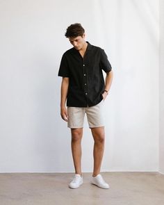 "Upgrade Your Wardrobe: Explore Trendy Men's T-Shirts for Every Style" https://www.theworldaccordingtome.org/shopping/1713370_men-s-capsule-wardrobe/?Mens Minimalist Fashion Men, Mens Shorts Outfits, Look Jean, Mens Summer Outfits, Stylish Men Casual, Mens Casual Dress Outfits, Men Stylish Dress, Guys Clothing Styles