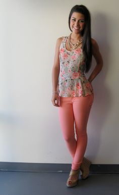 Bright Coral Skinny Jeans. Floral Gray Tank Top. Wedges. summer <3 Top With Green Pants, Gray Wardrobe, Coral Pants, Spring Work, College Outfit, Gray Tank Top, Coral Top, Shoe Boutique