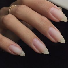 Gel Nails Shape, Neutral Nail Art Designs, Natural Nail Shapes, Neutral Nail Art, Gray Nail, Nails Essie, Nail Pink, Nails Neutral, Light Nail