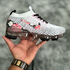 Brand New Original Vapormax With Tags And Box! Basket Nike 2022, Women Nike Vapormax, White Women Sneakers, Neon Nike Shoes, Sneakers 2022, Nike Shoes Women Fashion, Nike Vapormax, Shoes Outfit Fashion, Nike Tennis Shoes