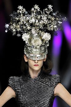 Savage Beauty, Sarah Burton, Mcqueen Fashion, Hippy Chic, Head Piece, Shooting Photo, Fashion Details