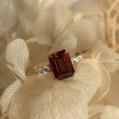 Red Vintage Engagement Rings, Garnet Stone Rings For Women, Red Stone Wedding Rings, Garnet Diamond Engagement Ring, Burgundy Engagement Ring, Ruby Wedding Ring Vintage, Red Diamond Engagement Ring, Vintage Ruby Engagement Ring, Ruby Engagement Rings