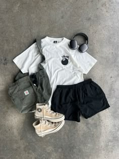 Masc Summer Outfits For Women, Alternative Mens Fashion, Vintage Outfits Men, Summertime Outfits, Guys Clothing Styles, Cool Outfits For Men, Streetwear Men Outfits, Outfits Men