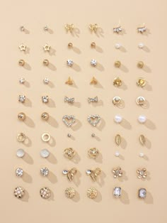 Small Studs Gold, Earrings Tops Gold, Small Gold Tops Designs, Studs For Women Gold, Small Earrings Design, Mini Earrings Gold, Ear Tops For Women, Studs Design Gold, Kids Earrings Gold