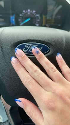 Short Acrylic Nails Pattern, Popular Nails Design, Summer Nail Inspo Starfish, Nails To Get For School, Navy And Gold Almond Nails, Nail Ideas For Small Nails, Super Short Nails Ideas Simple Summer, French Tips With Starfish, Simple Design Summer Nails