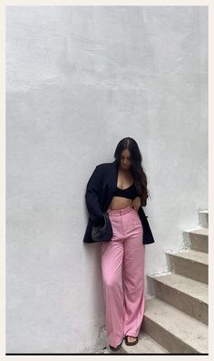 Pink Blazer Aesthetic Outfit, Heels And Trousers Outfit, Pink Pants And Black Top Outfit, Blazer And Crop Top Outfit, How To Style Pink Trousers, Trousers Pink Outfit, Pink Trousers Outfit Summer, Black Top Pink Pants, Pink Black Aesthetic Outfits