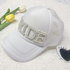 BRIDE/MRS Baseball cap Wedding decoration Bridal Shower Party supplies Honeymoon trip hat Creative Honeymoon Trip, Bridal Cap, Creative Wedding Gifts, Bachelorette Party Supplies, Pearl Letters, White Bride, Decoration Photo, Wedding Supplies, Wedding Favours