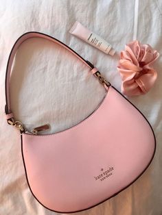 Tote Bag Inspiration, Pink Kate Spade Bag, Organization Accessories, Handbag Trends, Bag Styles, Sacs Tote Bags, Bag Inspiration