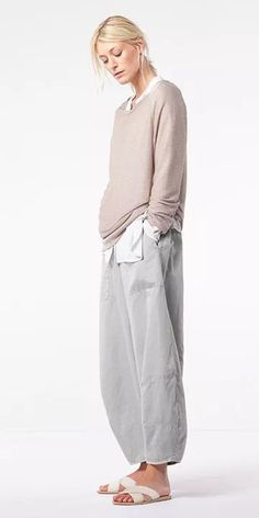 Inspirations, sélections et adresses de mode Éthiques et stylées pour consommer la mode autrement Oska Clothing, French Minimalist, Mode Inspo, Linen Clothes, Minimal Fashion, Simple Outfits, Minimalist Fashion