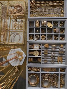 Jewellery Organization Ideas, Jewellery Designer Aesthetic, Classy Jewellery Aesthetic, Aesthetic Jewelry Collection, Jewellery Vision Board, Organisation Jewellery, Accesories Organisation Aesthetic, Jewellery Organisation Aesthetic