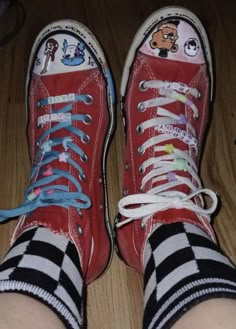 Sally Face Converse, Converse Shoe Ideas, Converse Custom Ideas, Converse Drawing, Scene Shoes, Diy Converse, Scene Clothes, Shoes Grunge