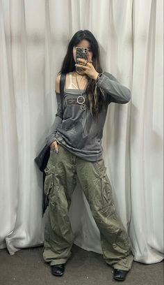 Basic Layered Outfits, Punk Fairy Outfit, Vintage Fairy Outfit, Grunge Basics Outfits, Basic Edgy Outfits, Y2k Fairy Outfits, Grunge Fits Girl, Swamp Core Outfits, Pixie Core Outfits