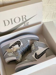 Air Dior, Dr Shoes