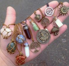 قلادات متدلية, Crystal Vibes, Crystal Aesthetic, Indie Jewelry, Estilo Hippie, Body Chains