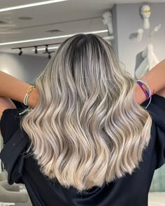 Blonde Balayage Black Roots, Full Blonde Balayage On Dark Hair, Dark Root Light Ends, Platinum Blonde Highlights On Dark Hair, Dark Roots Ash Blonde Hair Balayage, Blonde To Light Brown Before And After, Black Roots Blonde Hair, Ash Blonde Hair With Highlights, Ashy Blonde Balayage