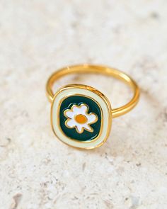 Metal: 18K Gold Plated on Sterling Silver Craft: Enamel Finish Weight: 3.5g Genseblümchen Ring, Frame Ring, Infinite Love, Daisy Ring, Daisy Necklace, Enamel Ring, Ring Metal, Enamel Jewelry, Single Earring