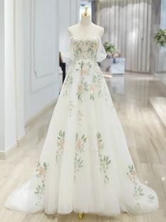 Product Code: ED0600 Length: Long Length Fabric: Tulle, Lace Applique Back Style:Lace Up Built-In Bra: Yes Shown Color: White Ivory Formal Dress, White Prom Dress Long, Tulle Evening Dress, Floor Length Prom Dresses, Dress Item, Evening Dresses Elegant, Suzhou, Tulle Wedding, Prom Dresses Blue