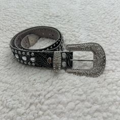 Embossed Rhinestone Leather 1 1/2" Belt Shot Bead Trim Interchangeable Buckle Size Small 37" Jean Size 25-26 Never Worn Bedazzled Belt, Rhinestone Belt, Beaded Trim, Belts, Buckle, Women Accessories, Trim, Beads, Leather