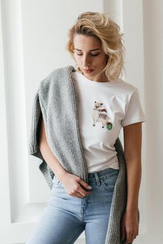 Casual T-shirt With Embroidery As Gift, Casual Custom Embroidery T-shirt As Gift, Embroidery Llama, Llama Wedding, Cute Tee Shirts, Llama Shirt Ideas, Matching Hoodies For Couples, Women Christmas Gifts, Llama Shirt