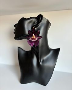 Purple Miltonia Orchids Earrings 💜✨🌺 #koraatelierbcn #barcelonahandmade #joyasfloresreales #idearegalo #bijouxfleurs Miltonia Orchid, Necklace Tattoo, Fashion Design School, Orchid Earrings, Real Flower Jewelry, Purple Orchids, Design School