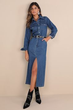 Denim Midi Dress Outfit, Long Denim Dress Outfit, Denim Dress Outfit Ideas, Dress With Black Boots, Palette Wardrobe, Long Denim Dress, Denim Dress Outfit, Tops Online Shopping, Outfit Options