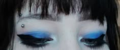 Village Witch, Scene Makeup, Alt Makeup, Cool Makeup Looks, Make Up Inspo, Blue Eyeshadow