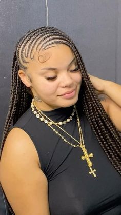 insta: @lacaniaaa #lemonadebraids #braids #braidsforblackwomen Lemonade Box Braids Hairstyles, Side Fulani Braids Hairstyles, Side Part Hairstyles Braids, Fulani Braids To The Side, Lemonade Fulani Braids With Curls, Lemonade Fulani Twist, Fulani Lemonade Braids