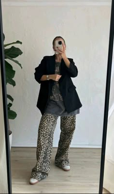 Oversized Edgy Winter Tops, Trendy Oversized Warm Outerwear, Oversized Graphic Tee For Winter, Trendy Oversized Winter Pants, Oversized Edgy Winter Sweater, Rocker Chic Outfit, Fashion Sketches Men, Leopard Print Jeans, Casual Luxe