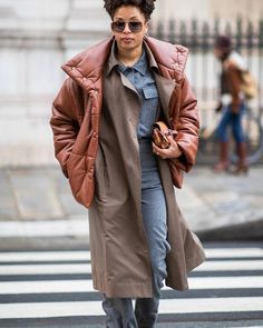 11 Layered Outfits For Winter You Haven't Tried Before Outfit Ideas Uk, Paris Fashion Week Outfits, Fashion Week Outfit Ideas, Uk Street, Fashion Week Outfit, Street Style Edgy, Mens Fashion Week, Couture Week, Street Style Winter