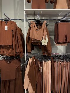 Brown Clothing Aesthetic, Brown Aesthetic Fashion, Brown Clothes Aesthetic, Brown Aesthetic Outfit, Brown Outfit Aesthetic, Brown Eyes Aesthetic, Shopping Pictures, Academia Clothes, Brown Accessories