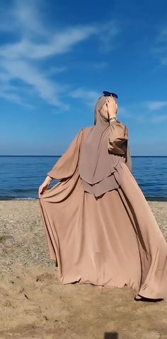 Khimar Style, Muslimah Photography, Arabian Women, Sparkle Wedding Dress, Afghan Fashion, Hijabi Aesthetic, Fashion Sketches Dresses