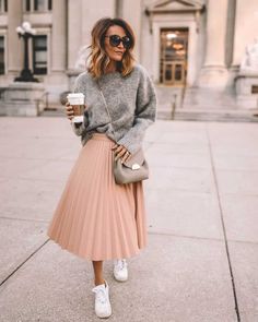 Weekly Outfit Round-Up | Karina Style Diaries Mode Tips, Skirt Outfits Fall, Work Fits, Weekly Outfits, Modest Clothing, Outfit Trends, Skirt Midi, Professional Dresses