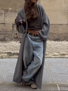 Streetwear Outfit Woman, Casual Going Out Outfits Winter, Cool Trench Coat Outfits, Source Unknown Coat, Toronto Fashion Winter, Fall Fit Aesthetic, Paris Outfits January, Street Wear Chic, Winter Outfit Long Coat